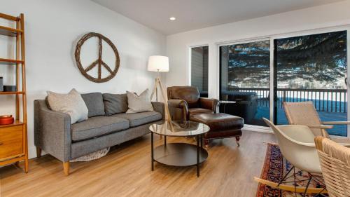 Park Meadows Apartment | 72 Vantage by SkyRun Park City