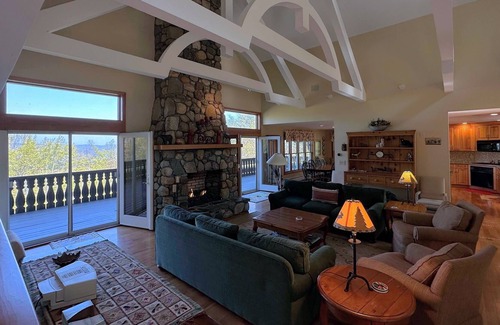 Franconia House | 72WT Cannon Mountain Family retreat with big views and tons of space!
