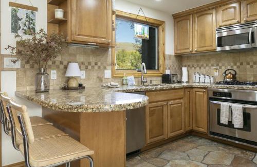Eagle-Vail Apartment | 749 Deer Blvd condo