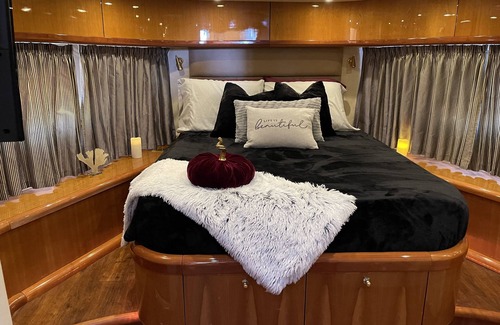 Panama City Boat Rental | 76 ft. Luxury yacht in Panama City FL - Live the life you've dreamed!