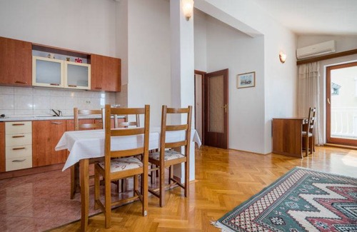Jadranovo Apartment | 77 m² Apartment ∙ 2 bedrooms ∙ 6 guests