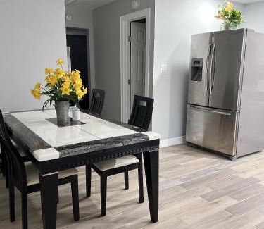 Clodine House | 77072 New remodeled Cute Townhome SW