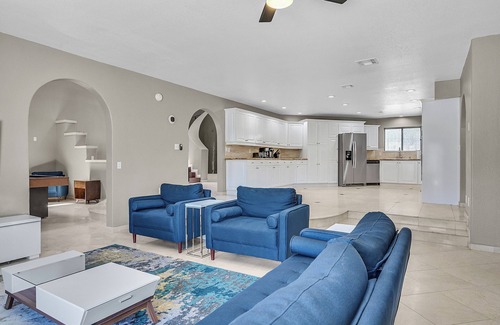 Las Vegas Villa | 8 Bedroom 4, 19 Bds Free Spa Heat, Basketball Hoop