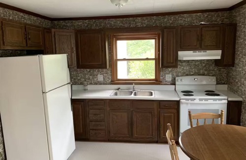 Betterton House | 8-bedroom house with AC and WiFi in Betterton. 7 minute walk to the beach.