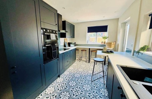 Gloucester House | 8 Beds, Sleeps up to 11, Gloucester City Centre