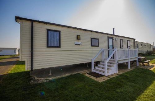 Caister-on-Sea Other | 8 Berth Caravan With Decking At Caister Beach In Norfolk Ref 30016S