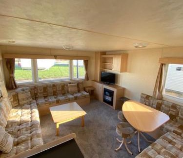 Clacton-on-Sea Apartment | 8 Berth Holiday Home with Pools on Martello Beach
