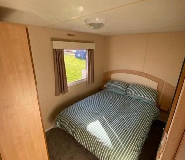Clacton-on-Sea Apartment | 8 Berth Holiday Home with Pools on Martello Beach