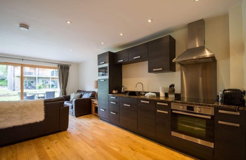 Kenmore Cottage | 8 Maxwells - sleeps 2 guests in 1 bedroom