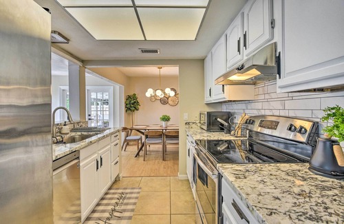 Bradenton House | 8 Mi to Beaches: Bradenton Home w/Poolside Oasis!