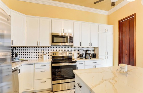 West Lake Forest House | 8 Mi to French Quarter: Home w/Patio & Yard