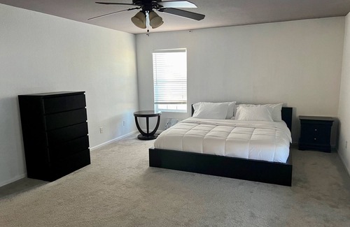Green Valley Ranch House | 8 min from Airport large house