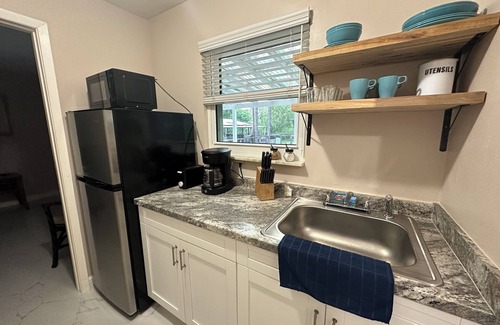 Hunt Club Apartment | 8 min from Lion Country Safari, peaceful apartment