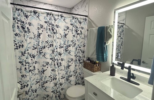 Warm Mineral Springs House | 8 min walk to FL springs- 20 min drive to beach- fully stocked house w/ gym