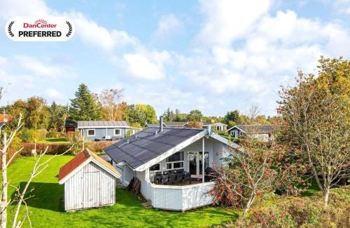 Pøt Strandby House | 8 person holiday home in Juelsminde-By Traum