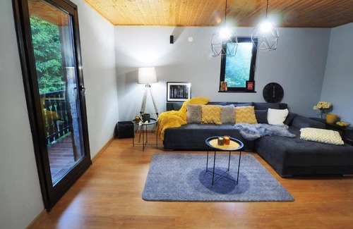 Municipality of Plaski Apartment | 80 m² Apartment ∙ 2 bedrooms ∙ 6 guests