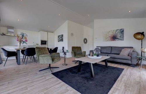 Municipality of Veldhoven Ski Chalet | 80 m² Chalet ∙ 2 bedrooms ∙ 4 guests