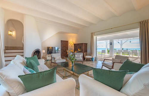 Marbella Villa | 800 m² Villa ∙ 8 bedrooms ∙ 16 guests