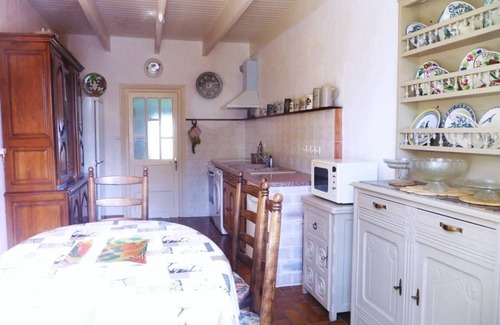 Kerlouan House | 800m from beaches, GR34 and Ménéham classified site. 4 people.enclosed garden