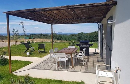 Montagnac House | 80m2 gîte with swimming pool in a peaceful natural setting between vineyards and garrigue (2)
