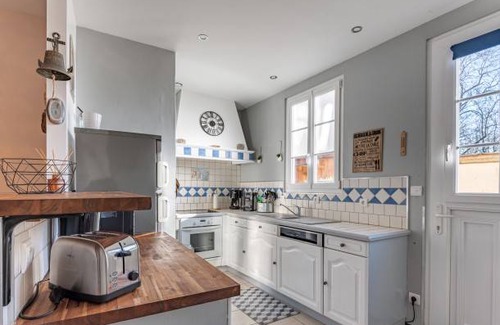 Ver-sur-Mer House | 82 m² House ∙ 2 bedrooms ∙ 4 guests