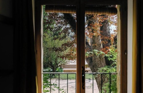 Althen-des-Paluds House | 84B5 - Hibiscus, suite in an 18th century Provencal farmhouse