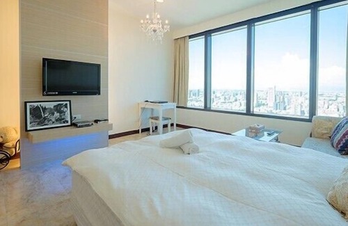 Kaohsiung City Centre House | 85 Summer Night