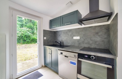 Longeville-sur-Mer Ski Chalet | 850 from de beach, new house for 6 in the wood