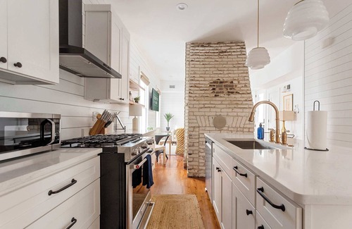 Westside House | 8BR Downtown Luxury Escape Near King