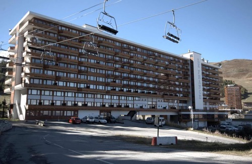 Plagne Centre Apartment | 8th floor, view mountain, balcony, tv, ski locker, 16m², La Plagne