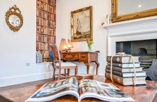 Devonport Apartment | 9 Admiralty House Stunning Luxury Apartment with free parking