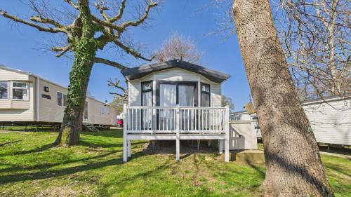 Cowes House | 9 Beachlands
