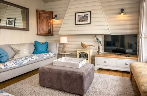Mynytho Ski Chalet | 9 Braich Farm in the beautiful Pwllheli