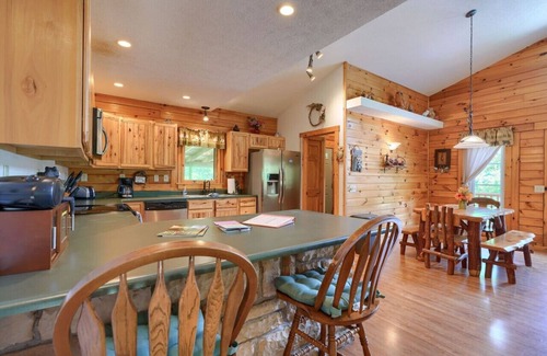 Logan Cabin | 9 Miles Old Mans Cave, Cell WI-FI 267mbps starlink