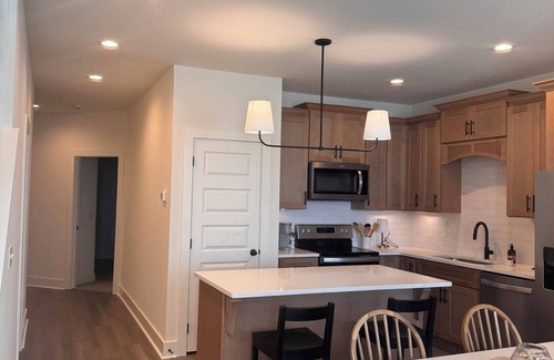 Auburn - Opelika House | 9-Min to Auburn University - Beautiful NEW Townhome Sleeps 9 + Garage