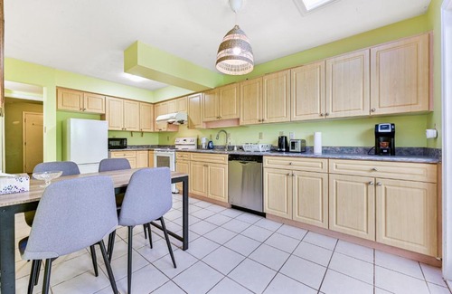 Richmond House | 9071 Danyluk Court, Richmond BC V7A 4Y9