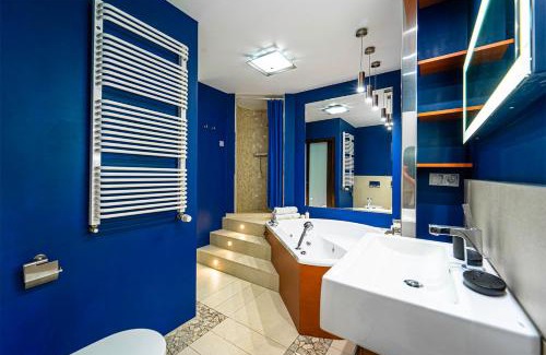 Ochota Apartment | 90m2 Prestige Suite - Parking & Jacuzzi & AirCon by Rentujemy