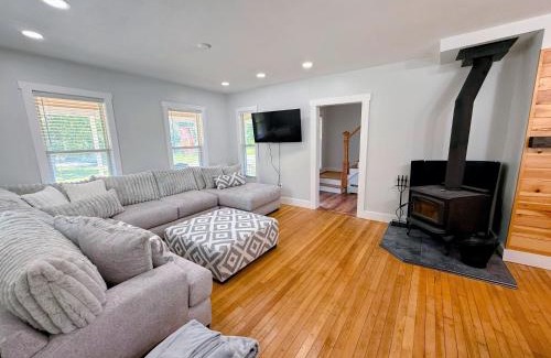 Bethlehem House | 91M Renovated Bethlehem home with hot tub, firepit, large yard, walk to restaurants