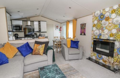 New Quay House | 95 Hafan Taffy