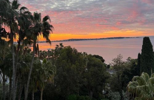 Vallauris Apartment | 98 m2 - Beautiful Panoramic Sea View of Cannes