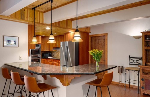 Steamboat Springs Cabin | 9BD/10.5 BA -Sleeps 20- Sky Valley Ranch - Great for Groups - Pets Welcome!