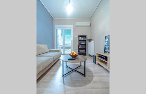 Vyronas Apartment | A 2 bedroom luxurious experience in Pagrati