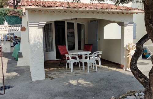 Cavalaire-sur-Mer Apartment | A 2 mn du Centre, de la Plage de Cavalaire . Rez de Villa Avec Piscine-spa