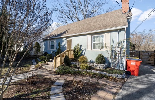 Bolivar House | A 3-bedroom house just a 20-minute walk from historic Harpers Ferry.