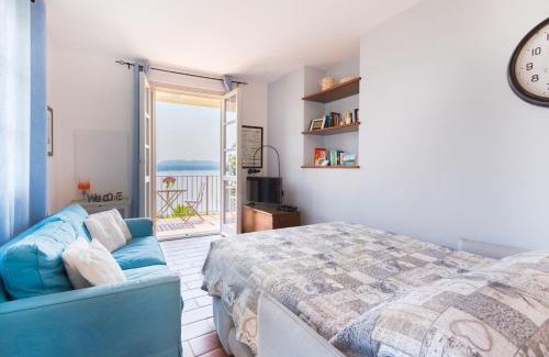 Belgirate Apartment | A Balcony on Lake Maggiore