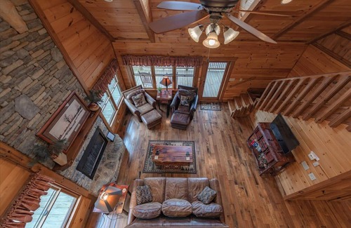 Mineral Bluff Cabin | A Bear`s Lair - Mountain View - Blue Ridge, GA