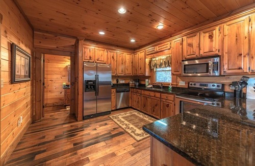 Mineral Bluff Cabin | A Bear`s Lair - Mountain View - Blue Ridge, GA