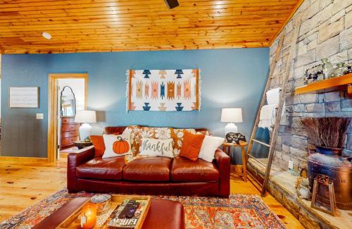 Ellijay House | A Beary Deer Place