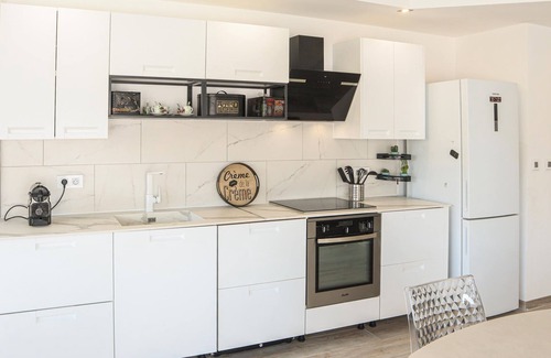 Gignac-la-Nerthe House | A beautiful and modern vacation home in the heart of Provence.
