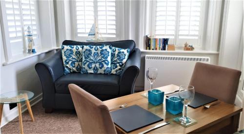 Boscombe Apartment | A Beautiful Apartment with Stunning Sea Views & Private Balcony